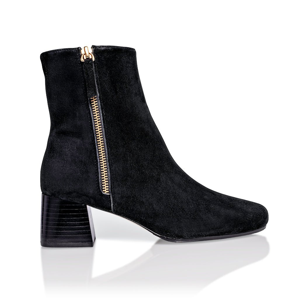 Joan Oloff Shoes Arina Dress Ankle Bootie with a Block Heel in Black Suede Size 6 / Black Suede